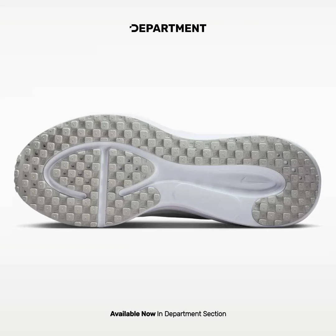 NIKE REVOLUTION 8 - Image 2