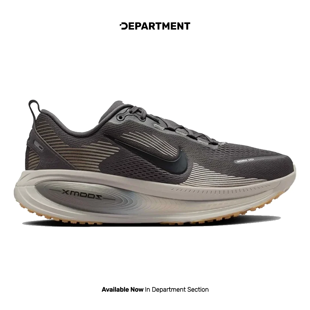 NIKE VOMERO 18